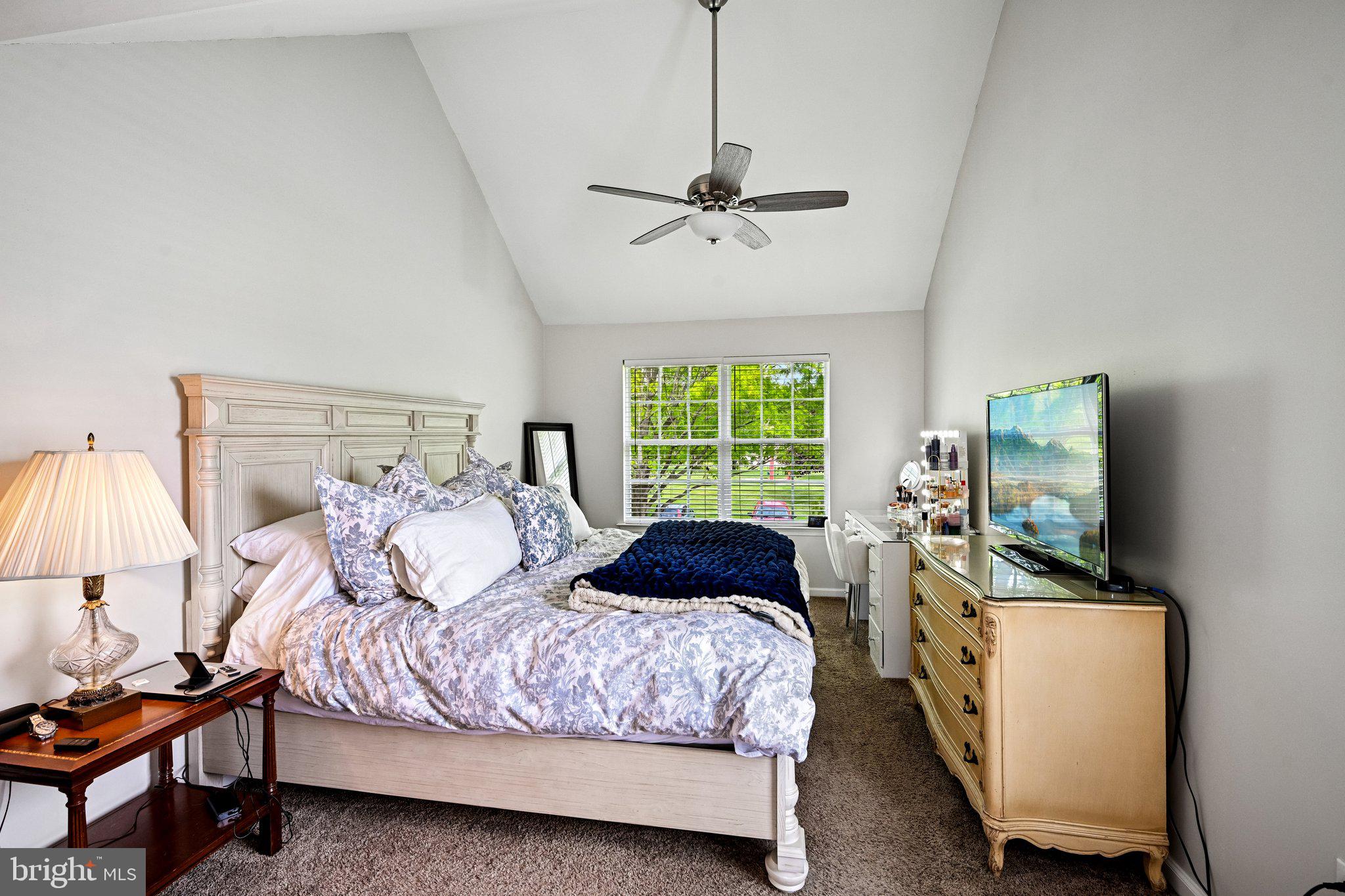 HAWTHORNE LANE - Residential