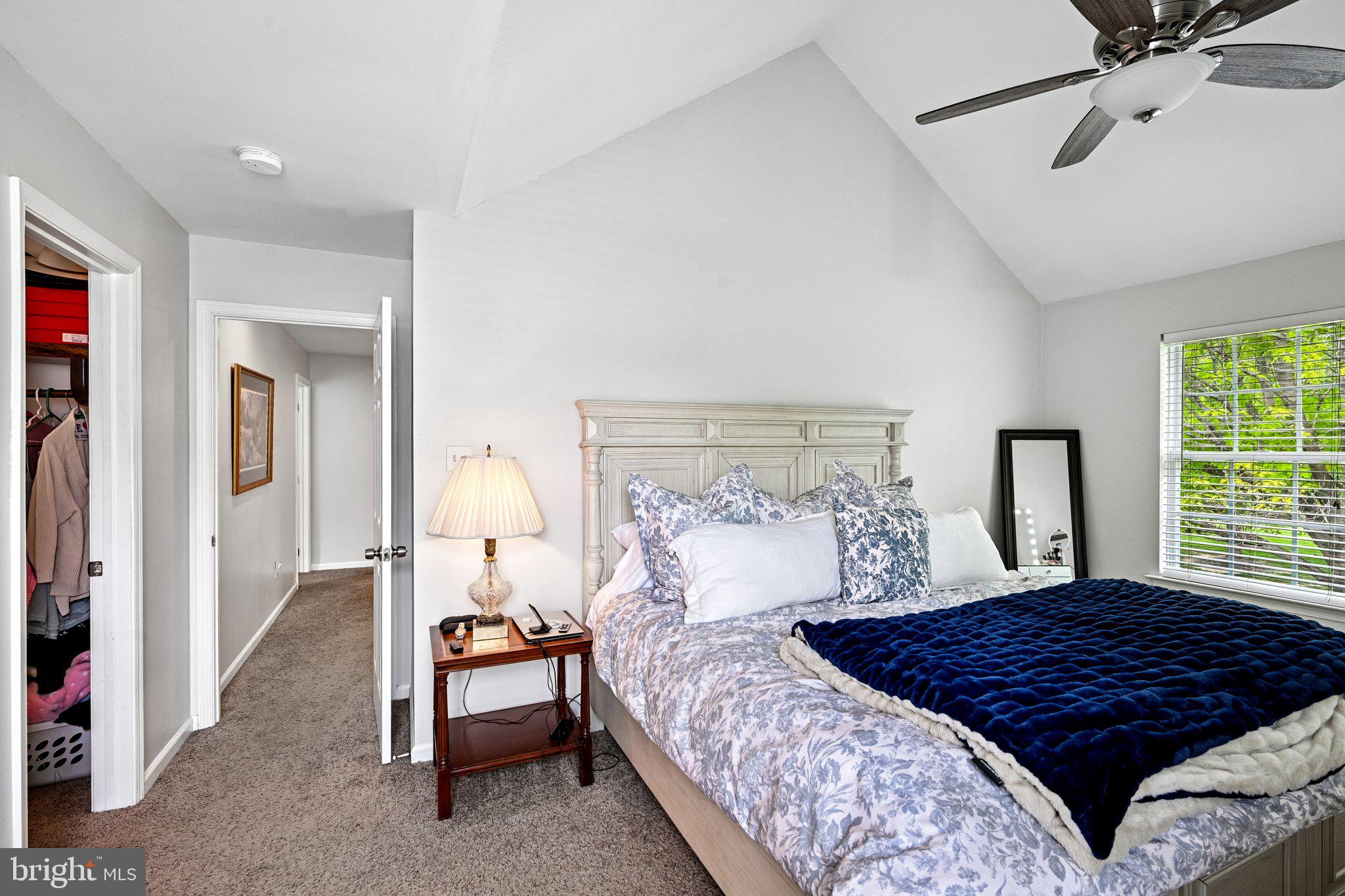 HAWTHORNE LANE - Residential