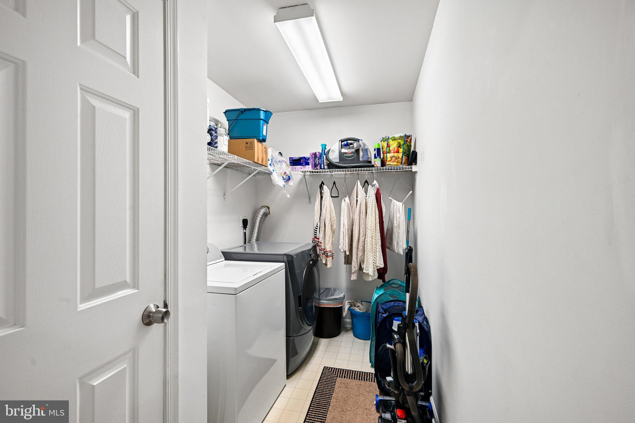 HAWTHORNE LANE - Residential