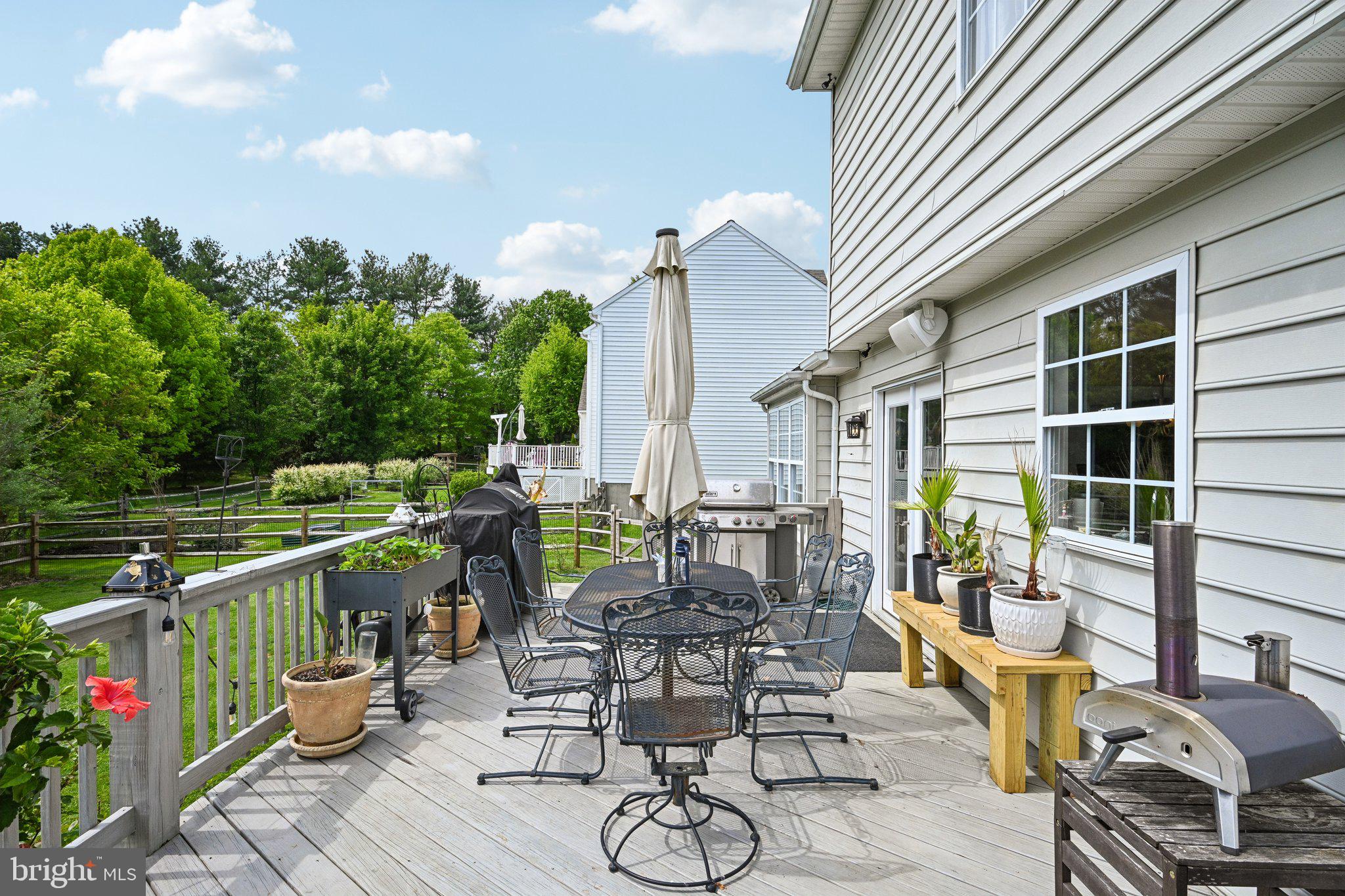 HAWTHORNE LANE - Residential