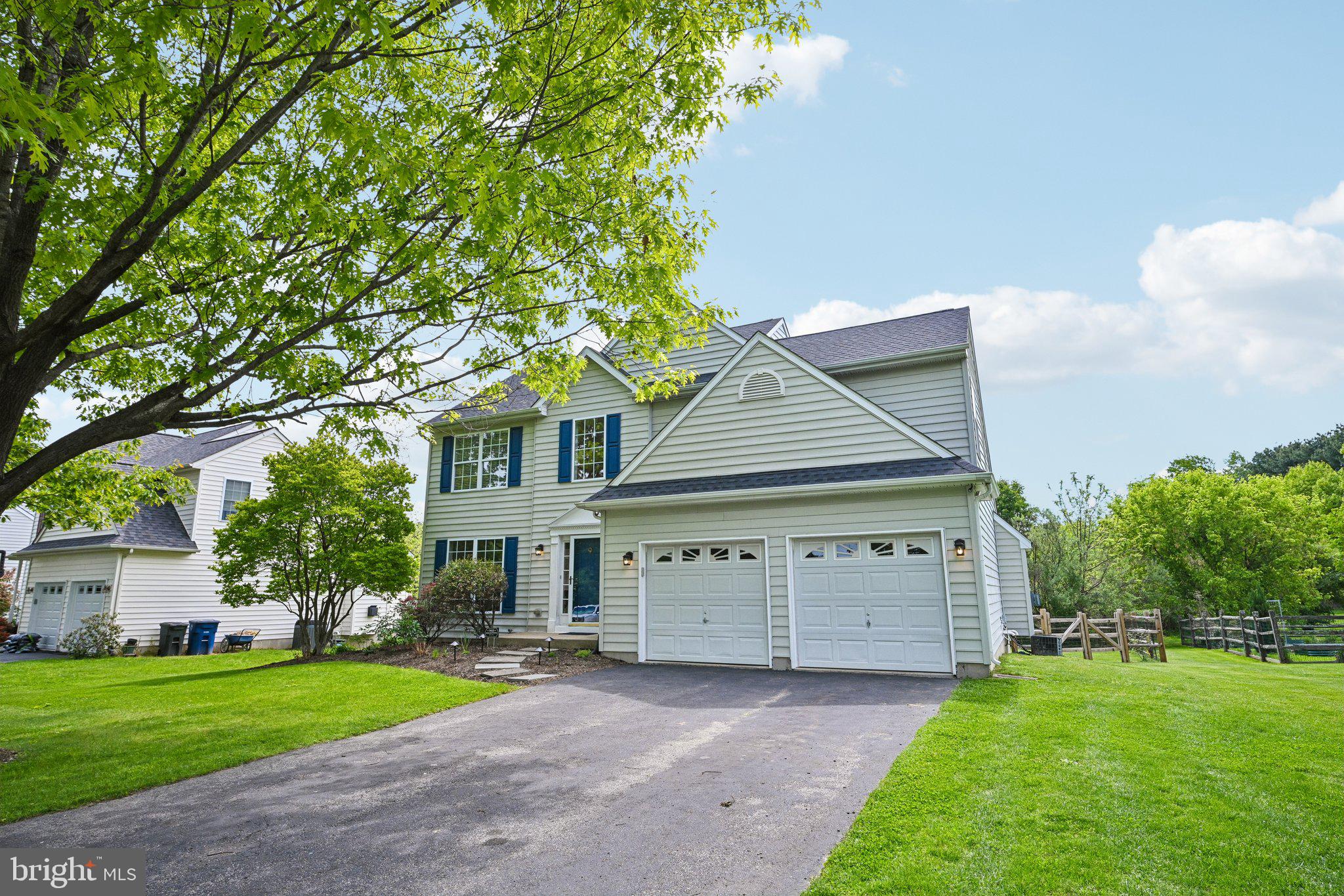 HAWTHORNE LANE - Residential