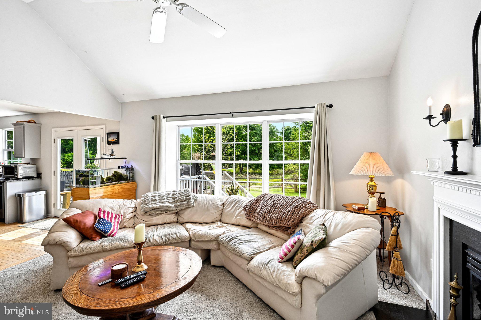 HAWTHORNE LANE - Residential