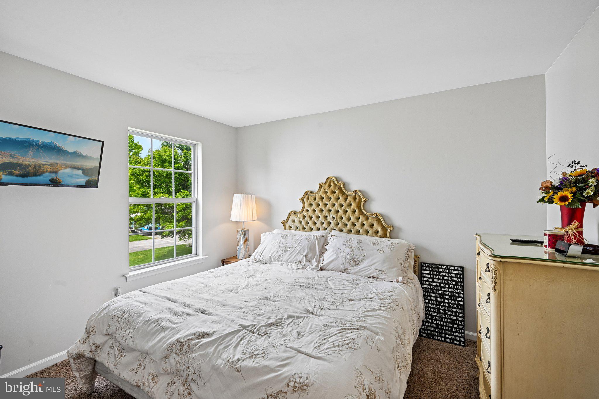 HAWTHORNE LANE - Residential