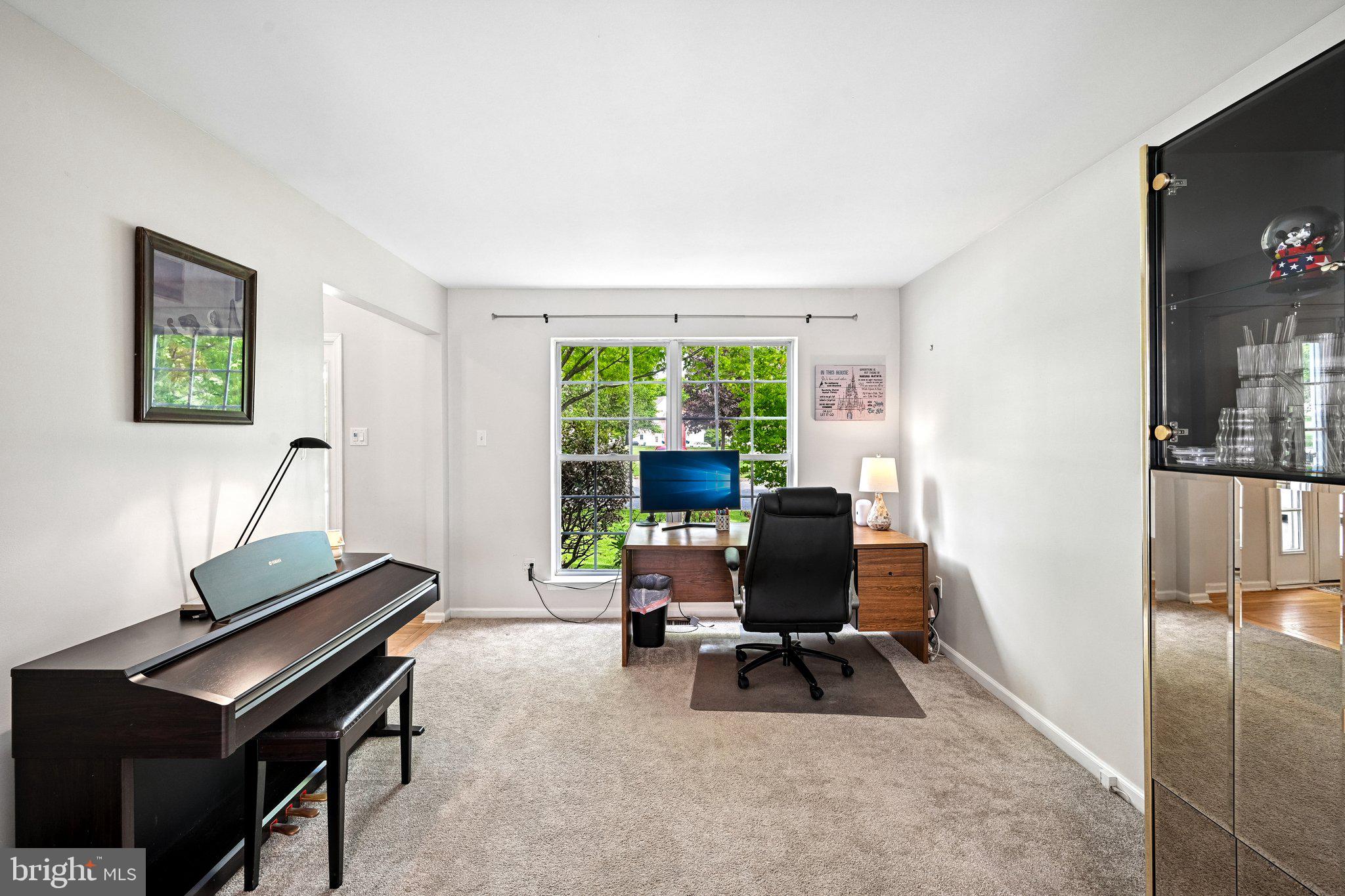 HAWTHORNE LANE - Residential
