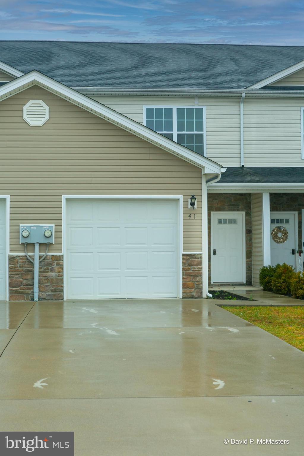 THE TOWNES OF RIDGEWAY - Residential