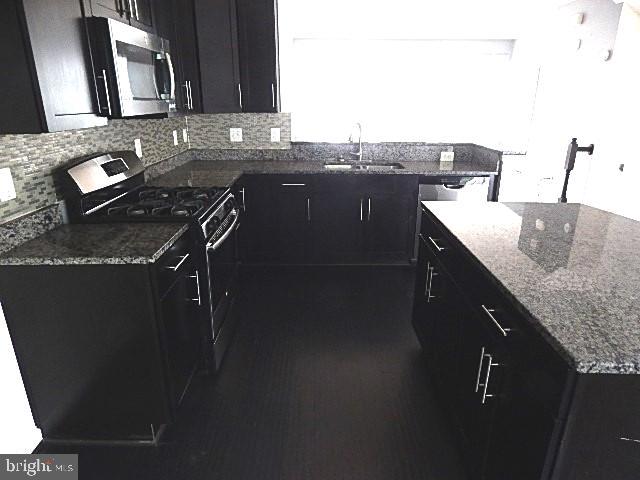 ADAMS CROSSING - Residential