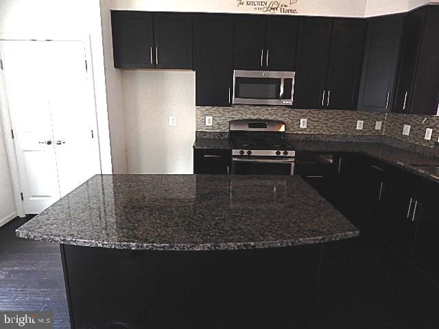 ADAMS CROSSING - Residential