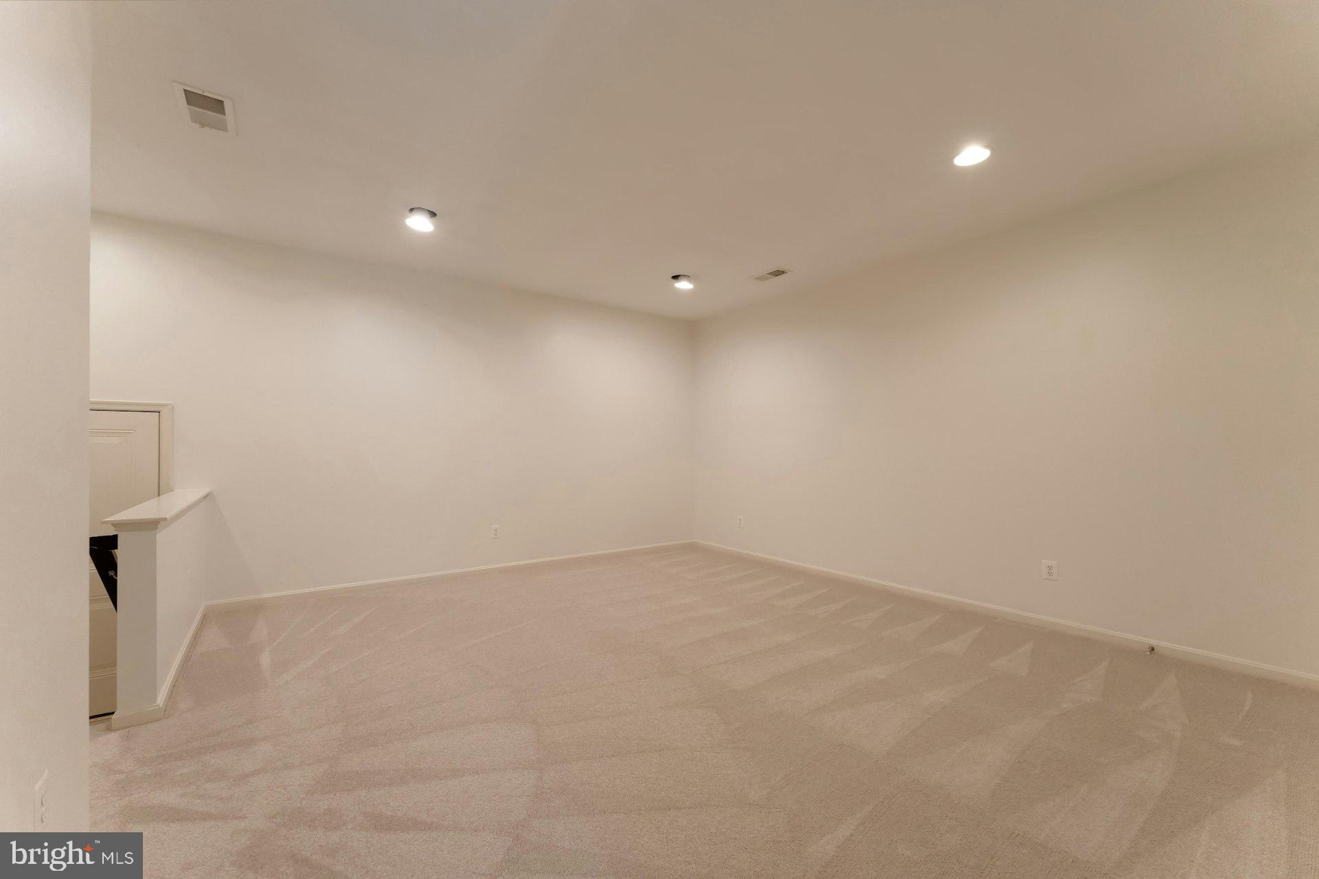 BRAMBLETON TOWN CENTER - Residential