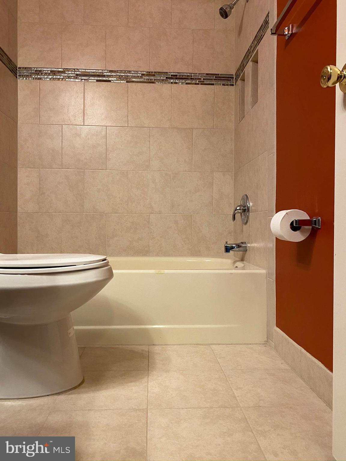 AFTON GLEN - Residential Lease