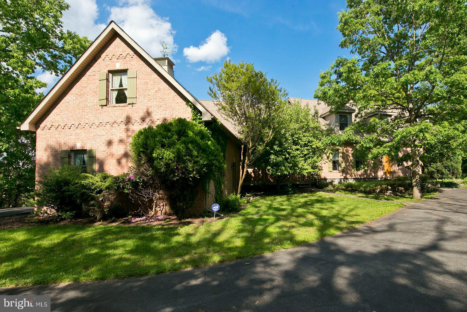 STONEYMEADE - Residential Lease