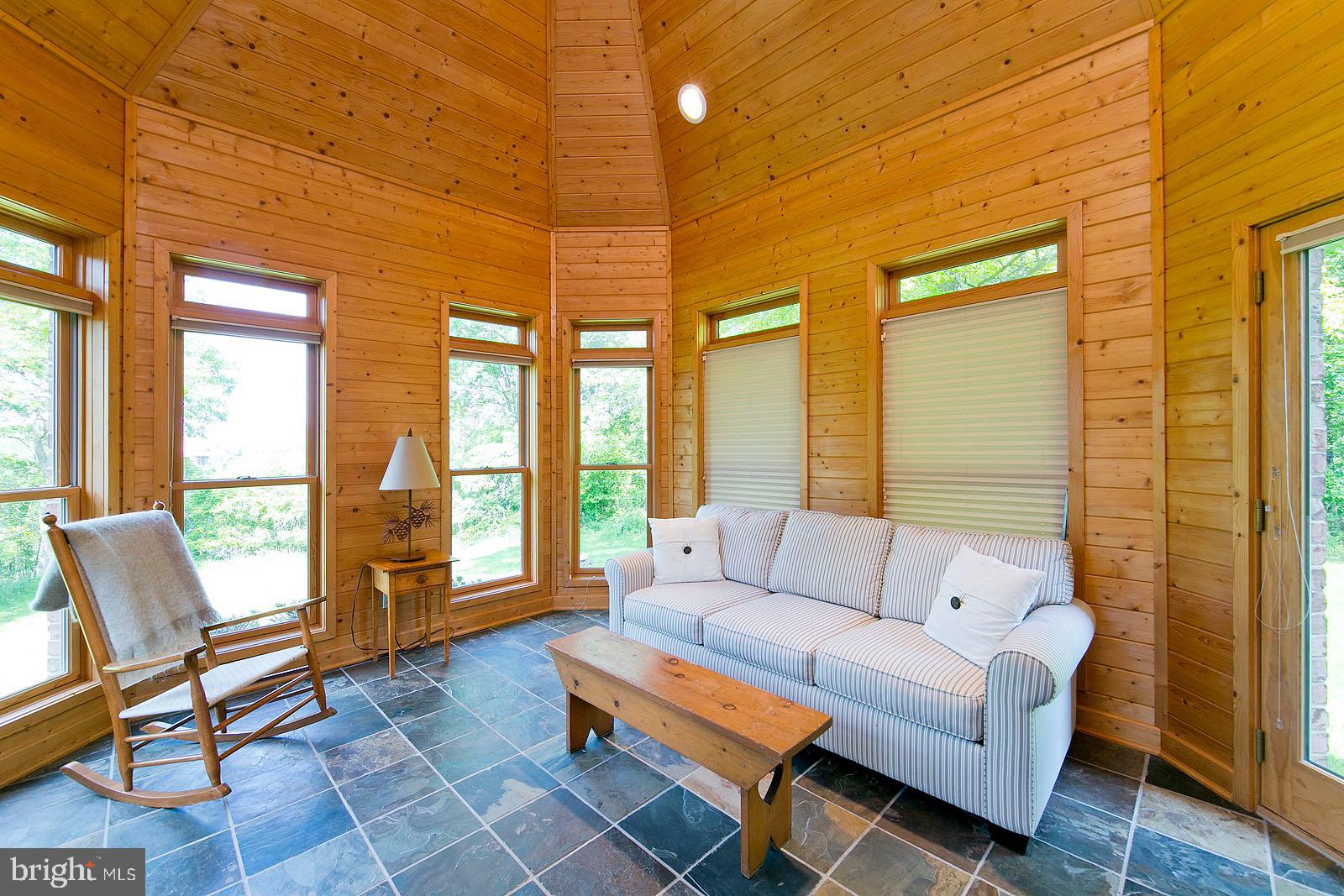 STONEYMEADE - Residential Lease