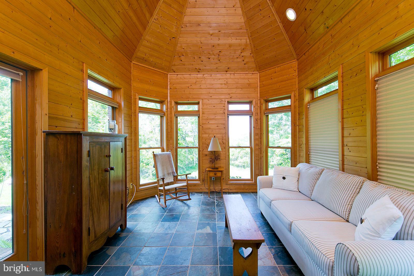 STONEYMEADE - Residential Lease