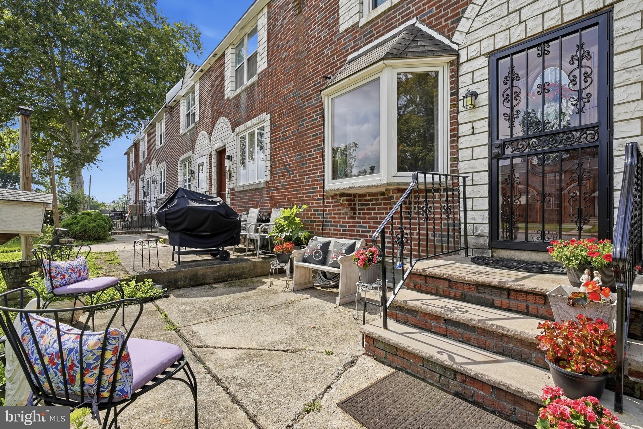1118 TREMONT DRIVE
