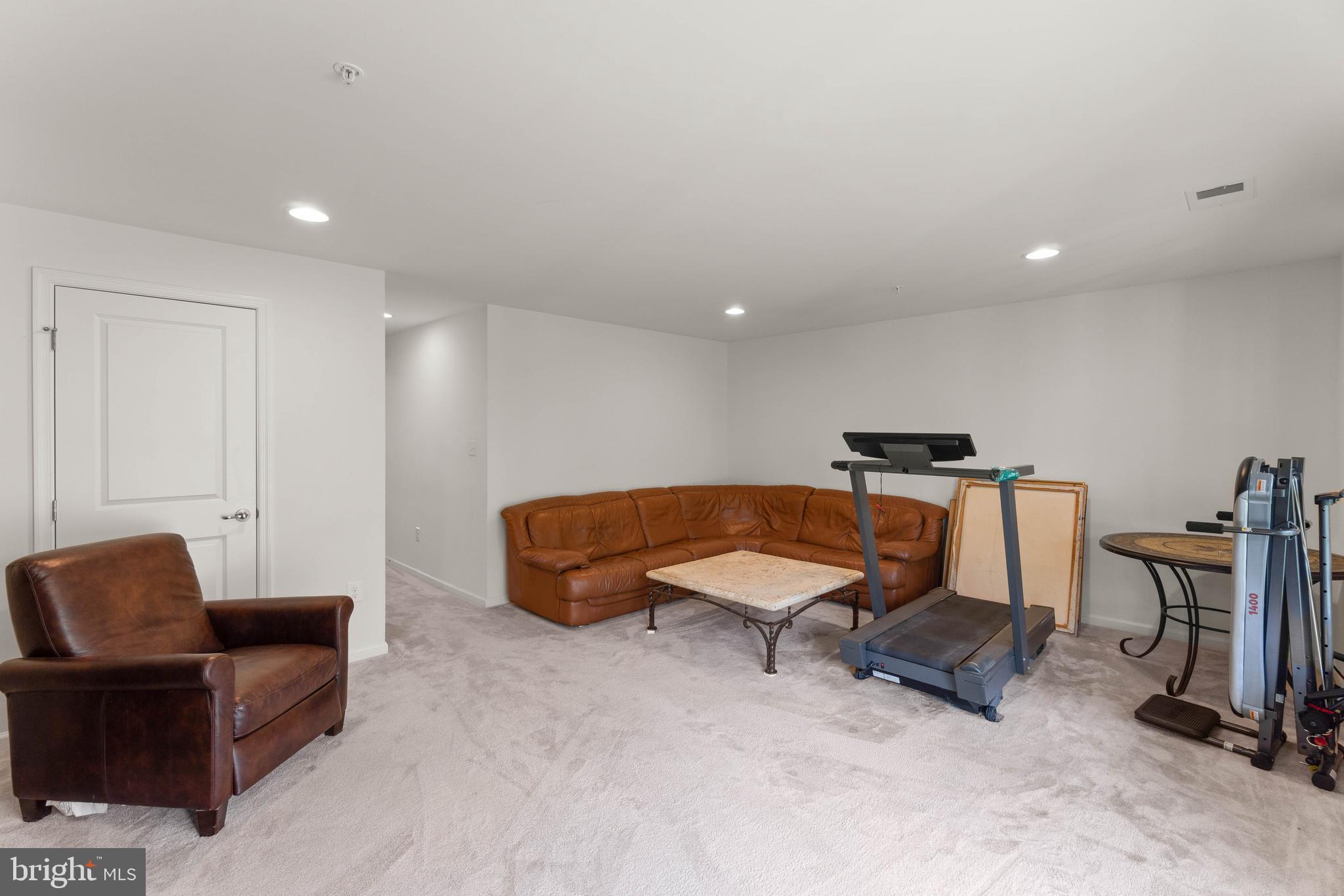 HOWARD SQUARE - Residential