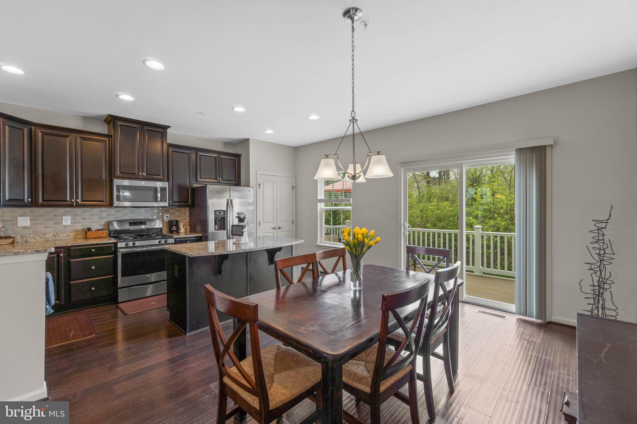 HOWARD SQUARE - Residential