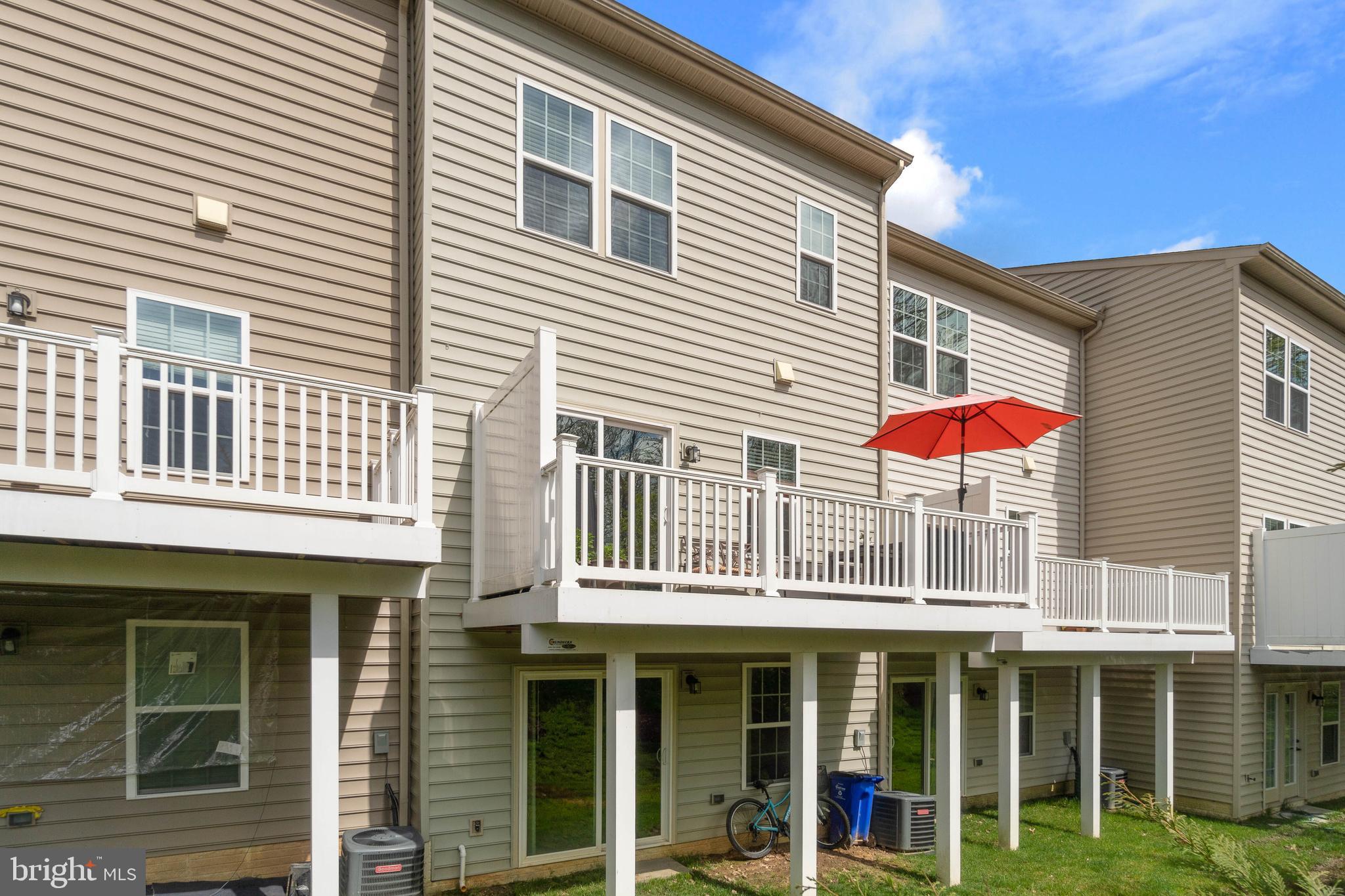 HOWARD SQUARE - Residential