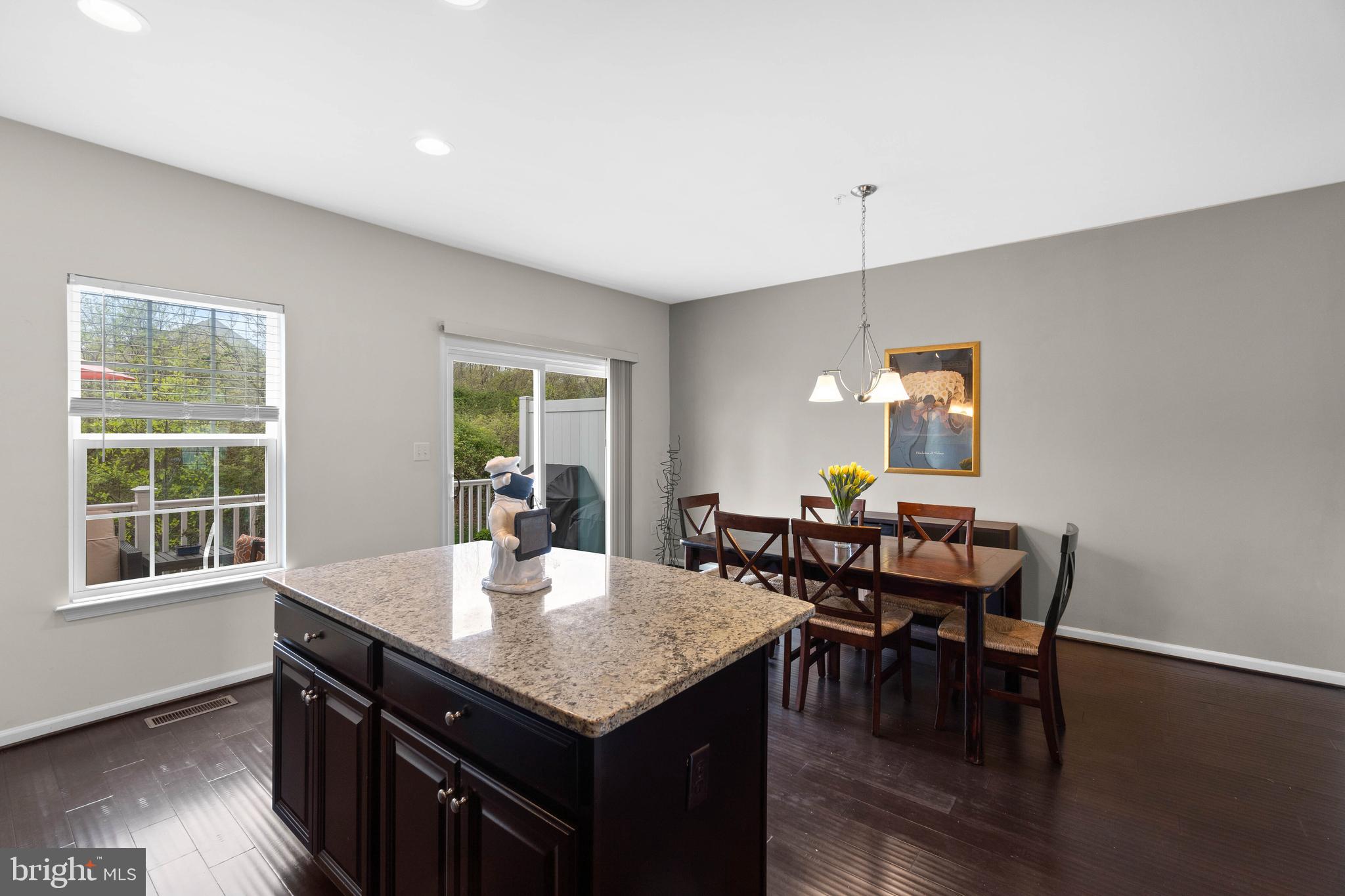 HOWARD SQUARE - Residential