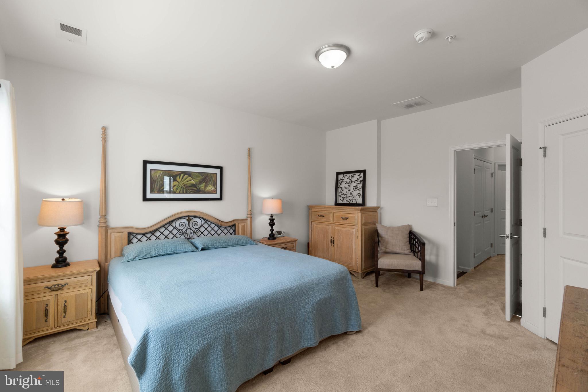 HOWARD SQUARE - Residential