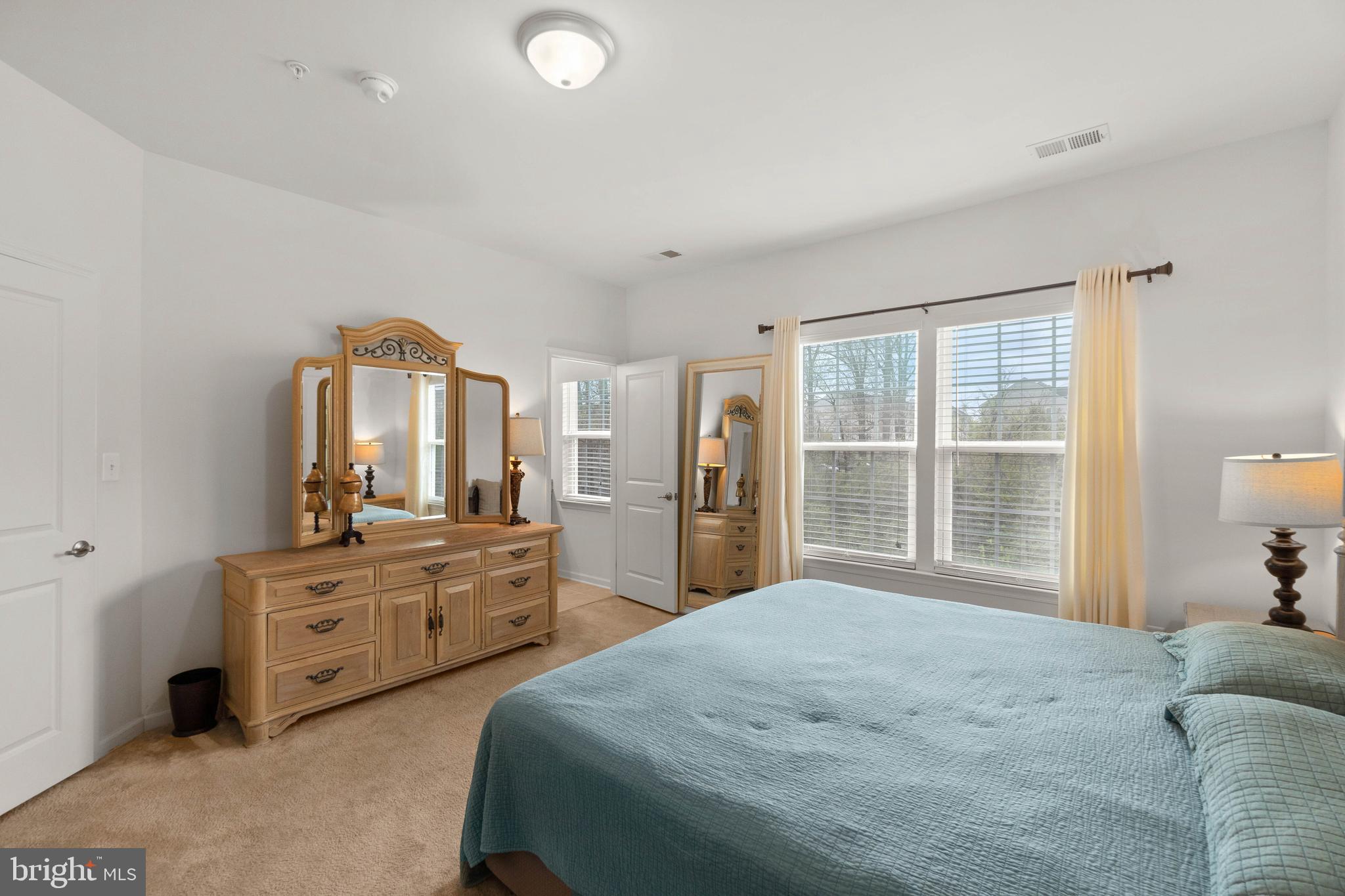 HOWARD SQUARE - Residential