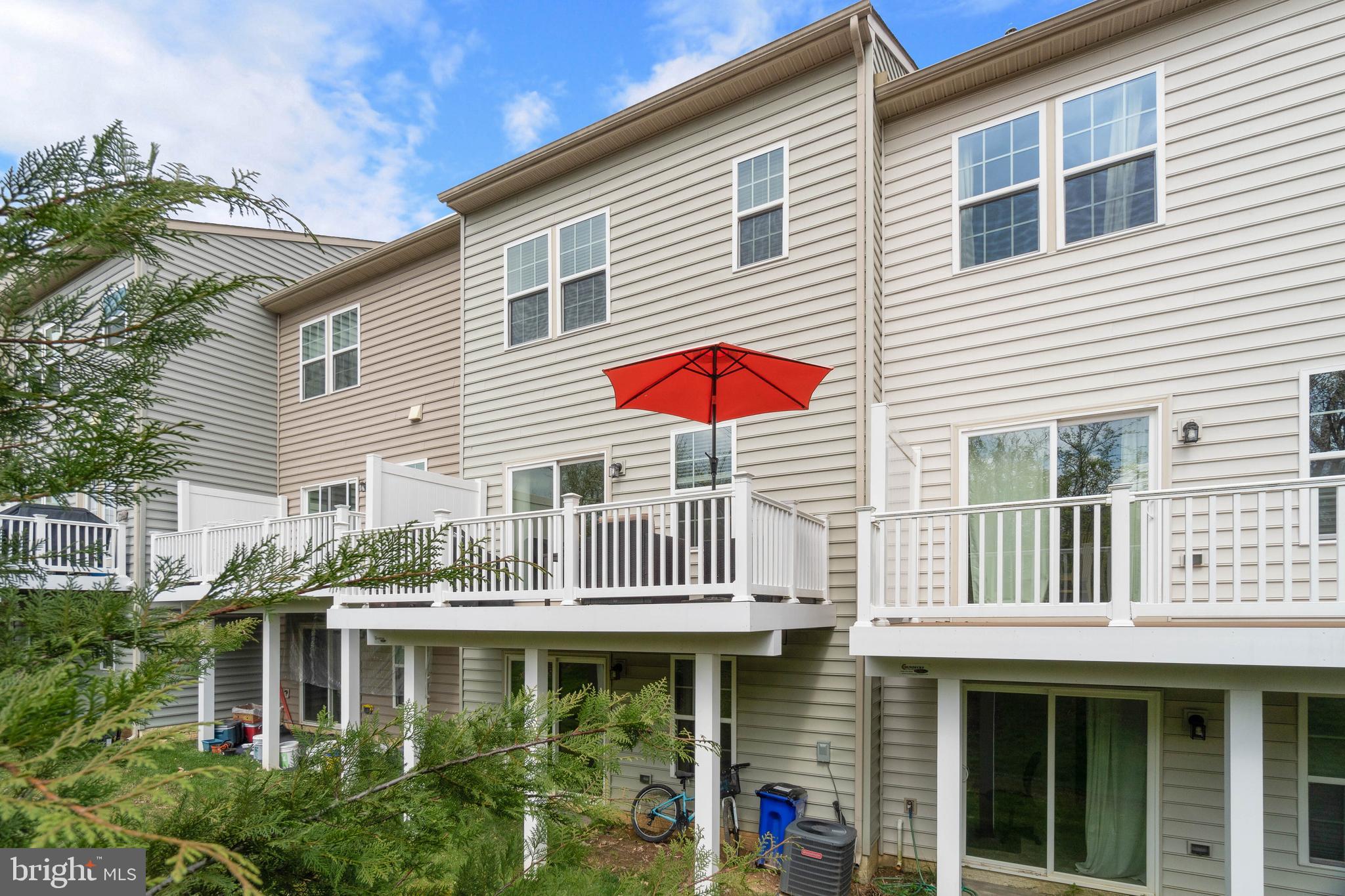 HOWARD SQUARE - Residential