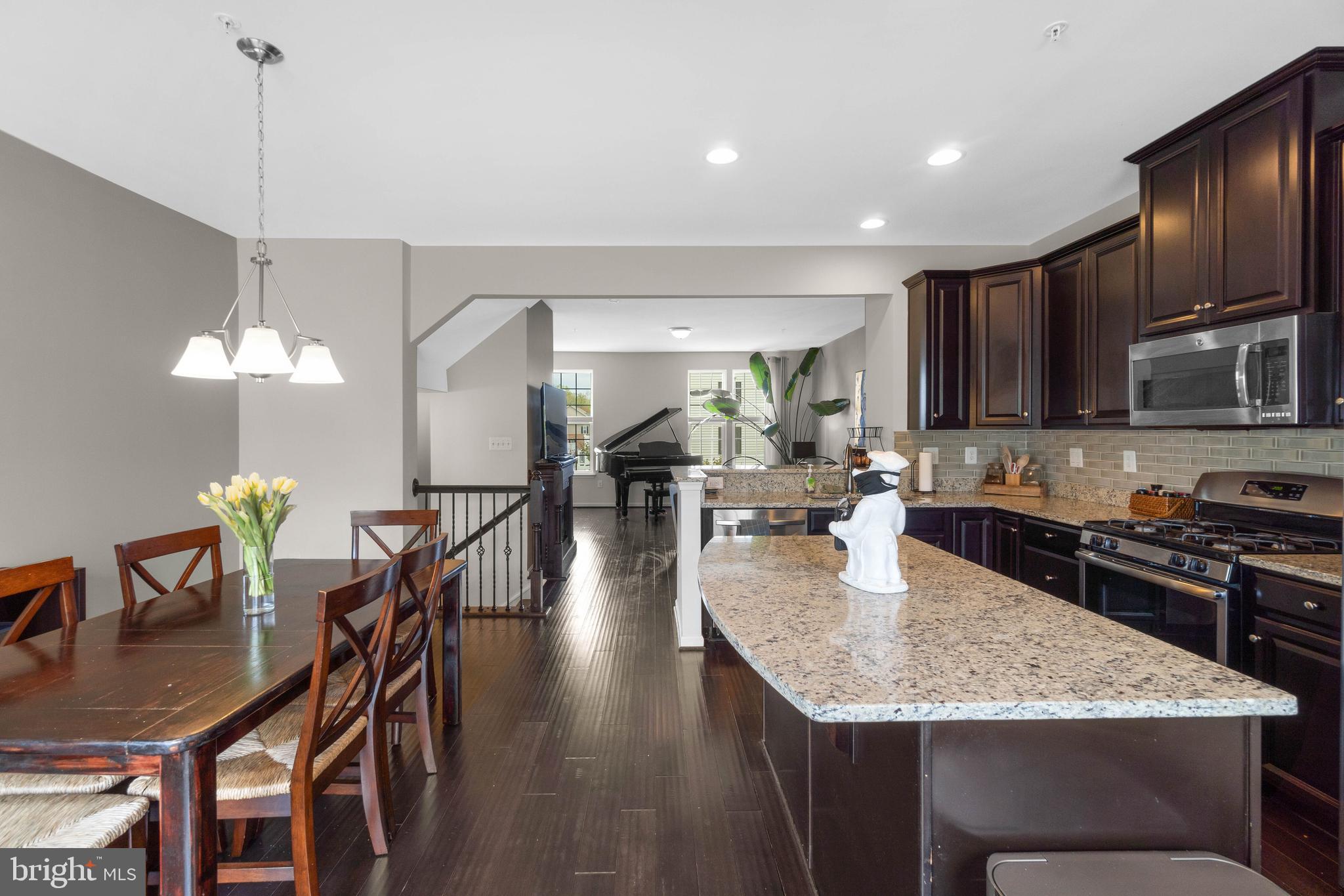 HOWARD SQUARE - Residential