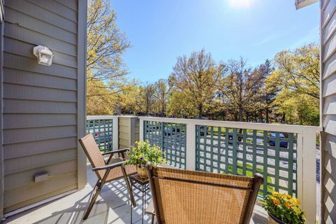 11703 SUMMERCHASE CIRCLE B B RESTON VA 20194