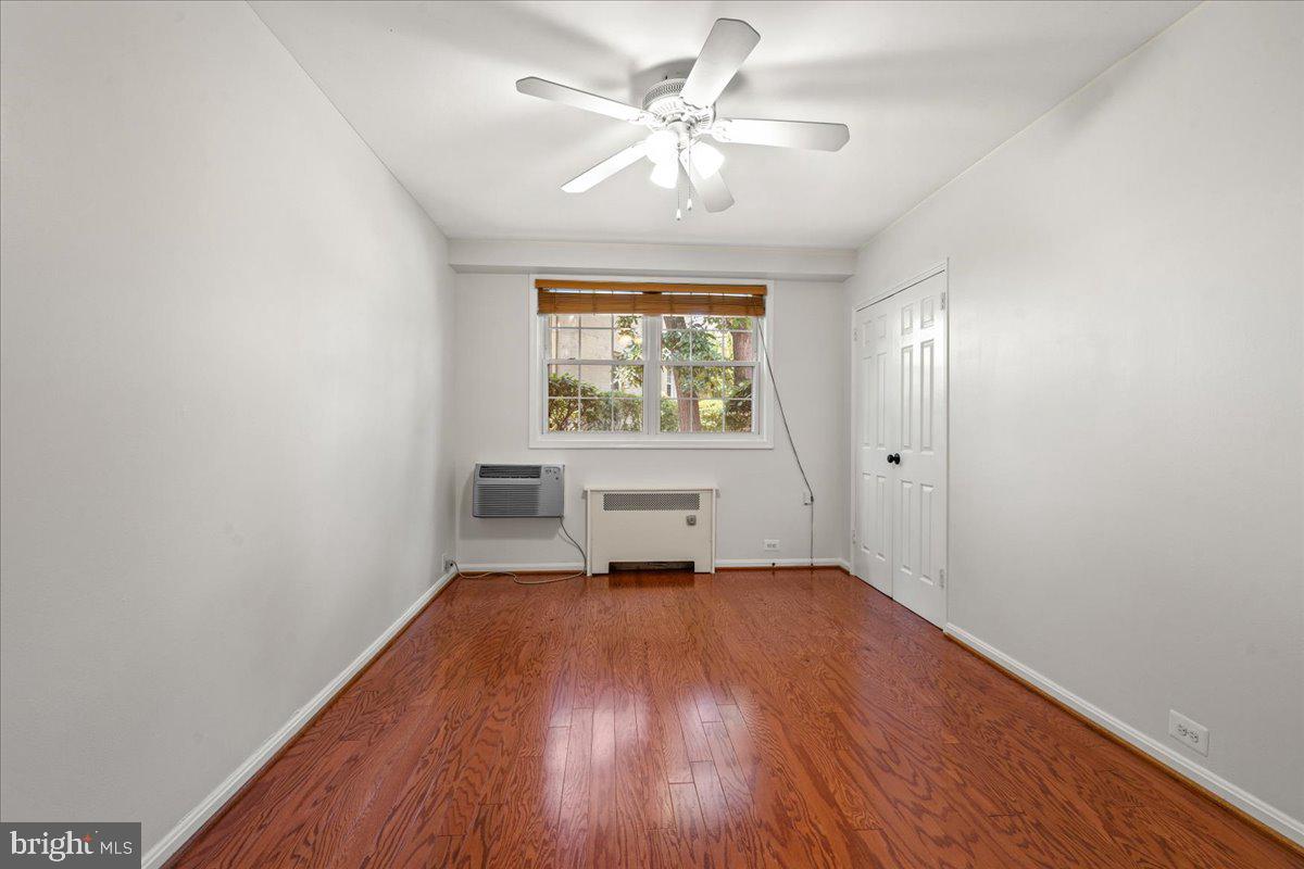 ARLINGTON OAKS - Residential