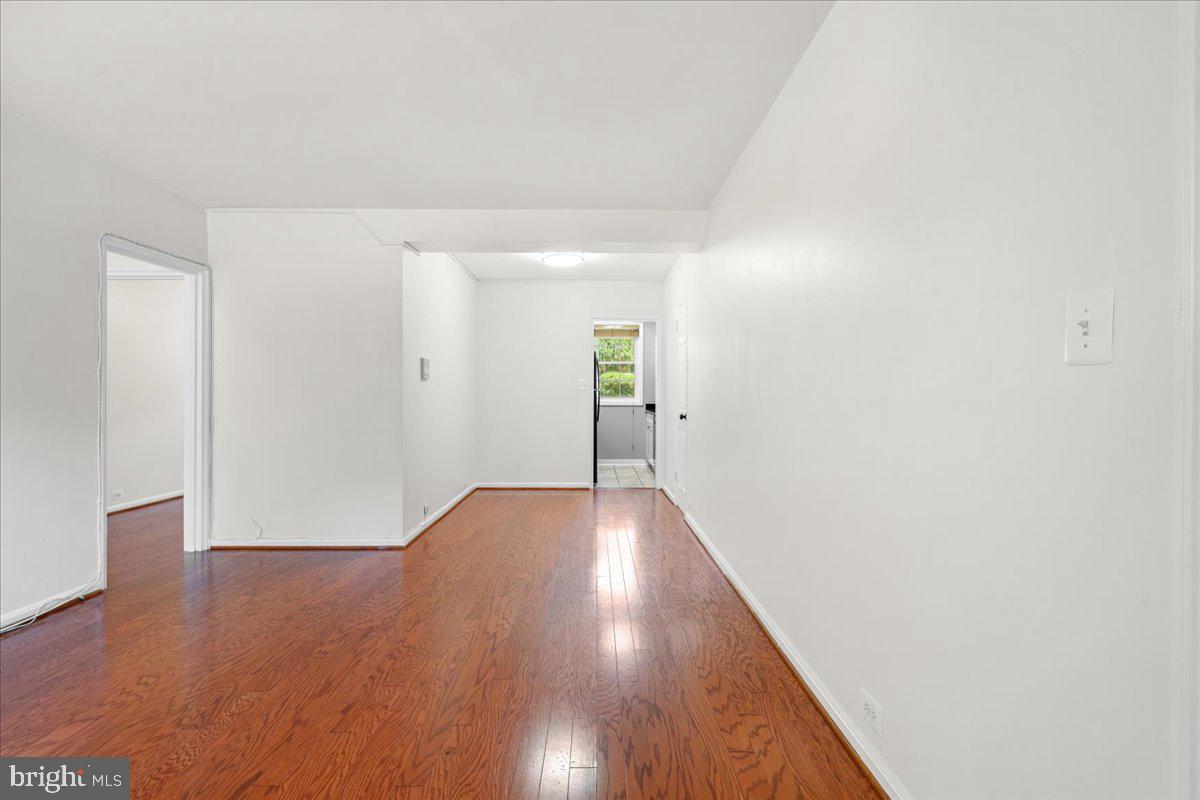 ARLINGTON OAKS - Residential