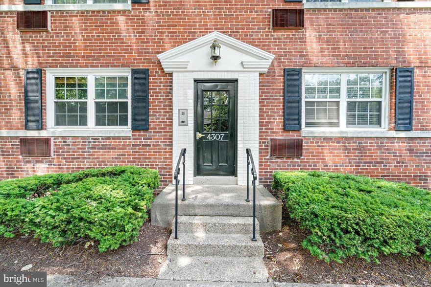 Charming 1br/1ba garden style condo with wood floors in lovely park setting. Open floor plan with close to 700 sqft of living space. Freshly painted throughout with new hardware. Kitchen features updated soft self closing shaker cabinets with granite tops. Large walk in coat closet great for storage. Hallway linen closet plus large laundry closet with in-unit washer/dryer combo outfitted with Elfa shelf system for extra storage. Refreshed bathroom with reglazed tub and shower surround, new vanity, plumbing and light fixture. Spacious bedroom with ample closet space and large picture window. One mile to two separate Metro stops. Walking distance to everything Ballston has to offer! Club house and fitness room located at main office 4490 Pershing Drive just a few minutes away.