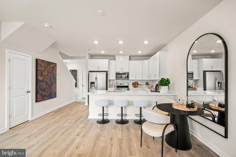 828 GRAPHITE DRIVE PHOENIXVILLE PA 19460