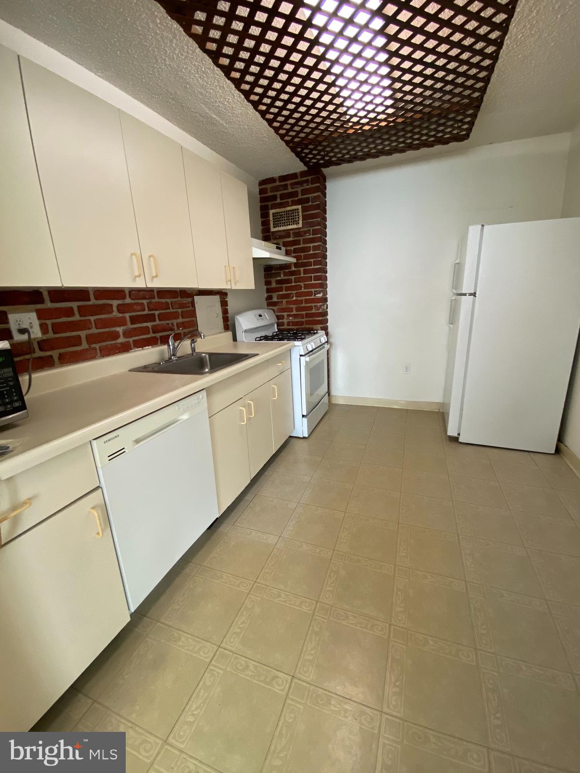 PARC EAST - Residential Lease