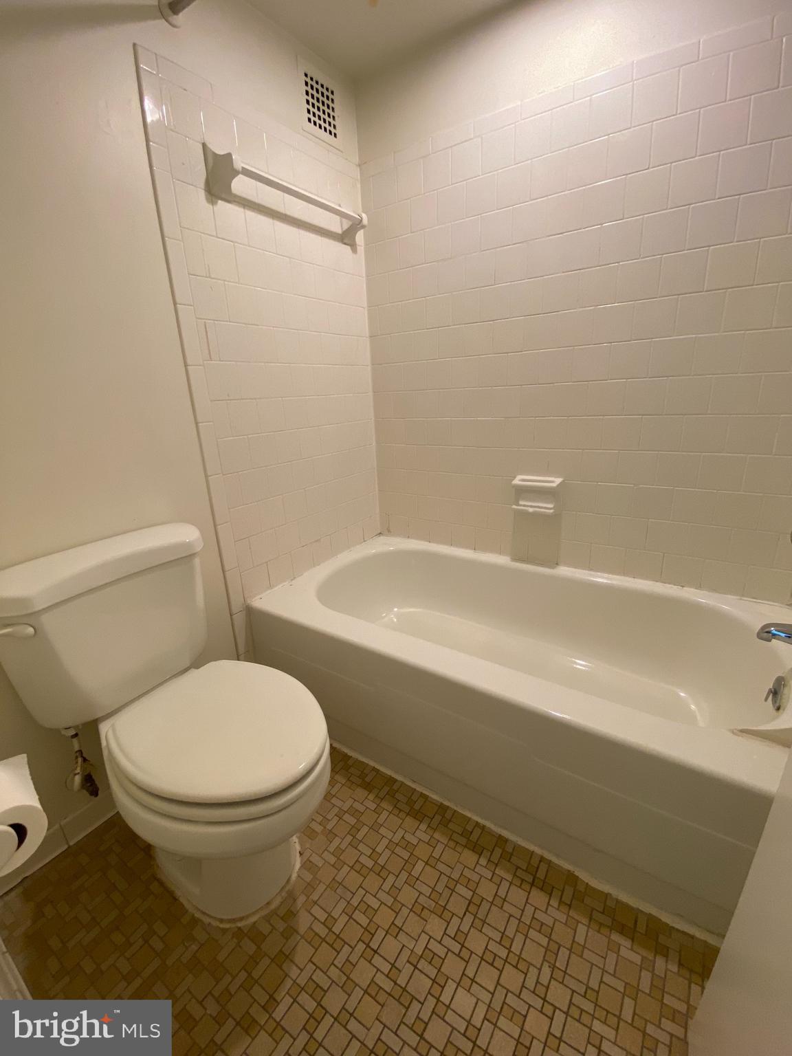 PARC EAST - Residential Lease