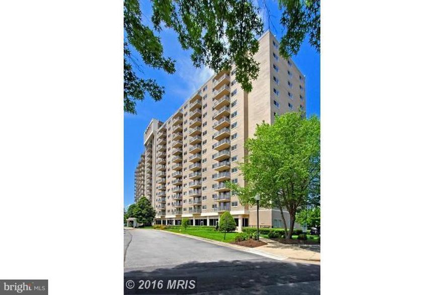 Spacious 2BR/2BA condo in BEAUTIFUL PARC EAST!!! Nice balcony with amazing views! Abundant parking in a great location! Amenities abound;  Secure entry, 24-hour concierge, pool, fitness room, tennis court, and on-site storage. Laundry on each floor. Easy access to I-395 and Metro.
This is a steal!! ALL BASIC UTILITES ARE INCLUDED!!!  Hurry, this won't last at this price!!