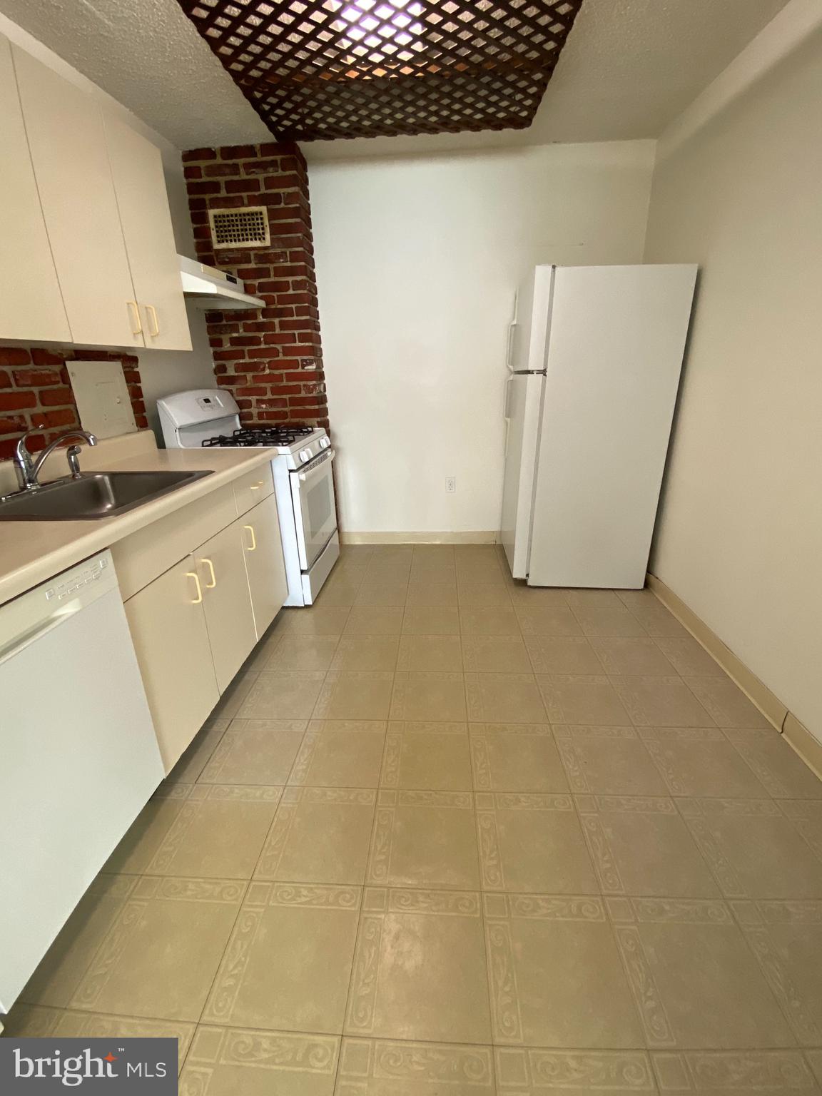 PARC EAST - Residential Lease