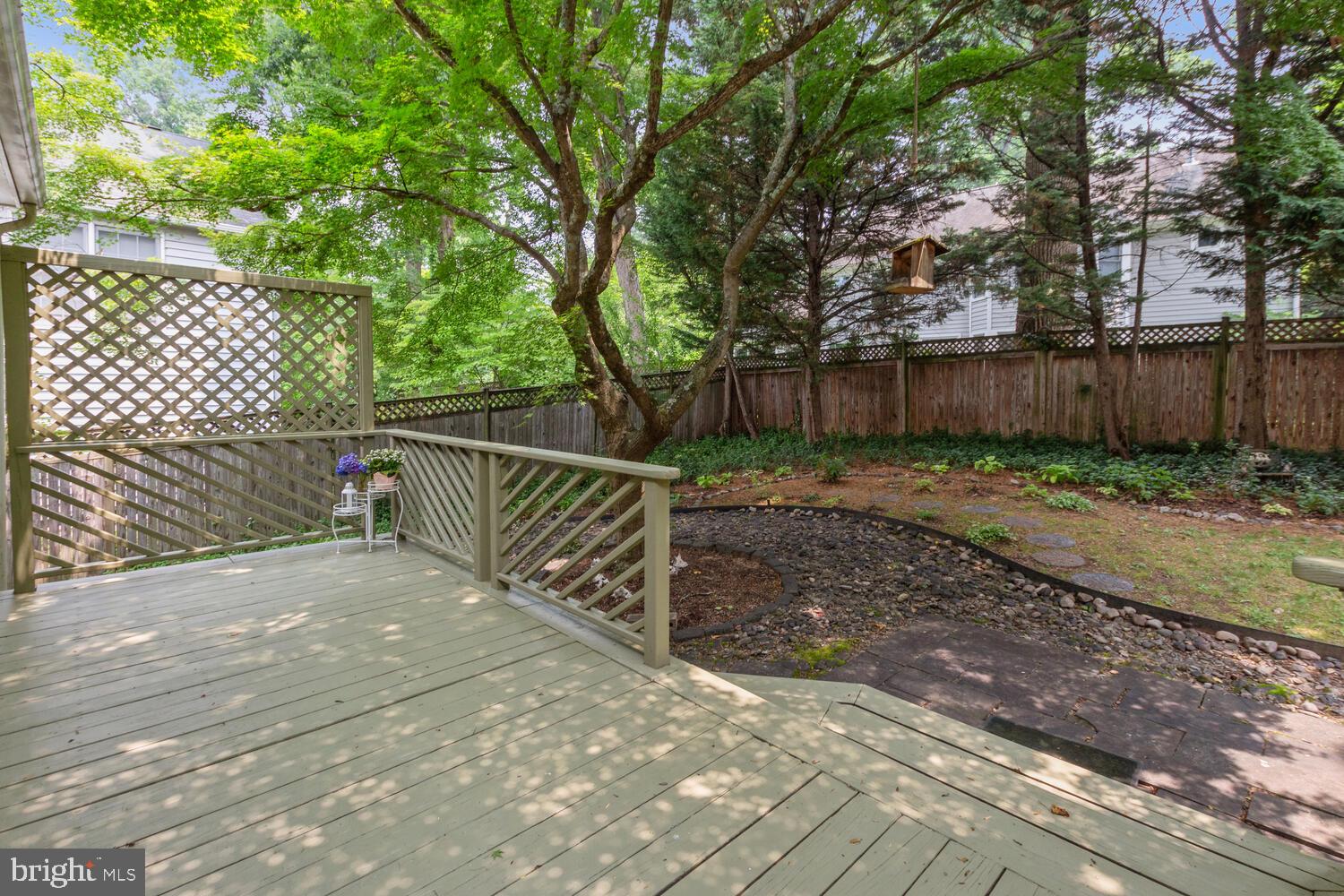 ENGLISH VILLAGE - Residential