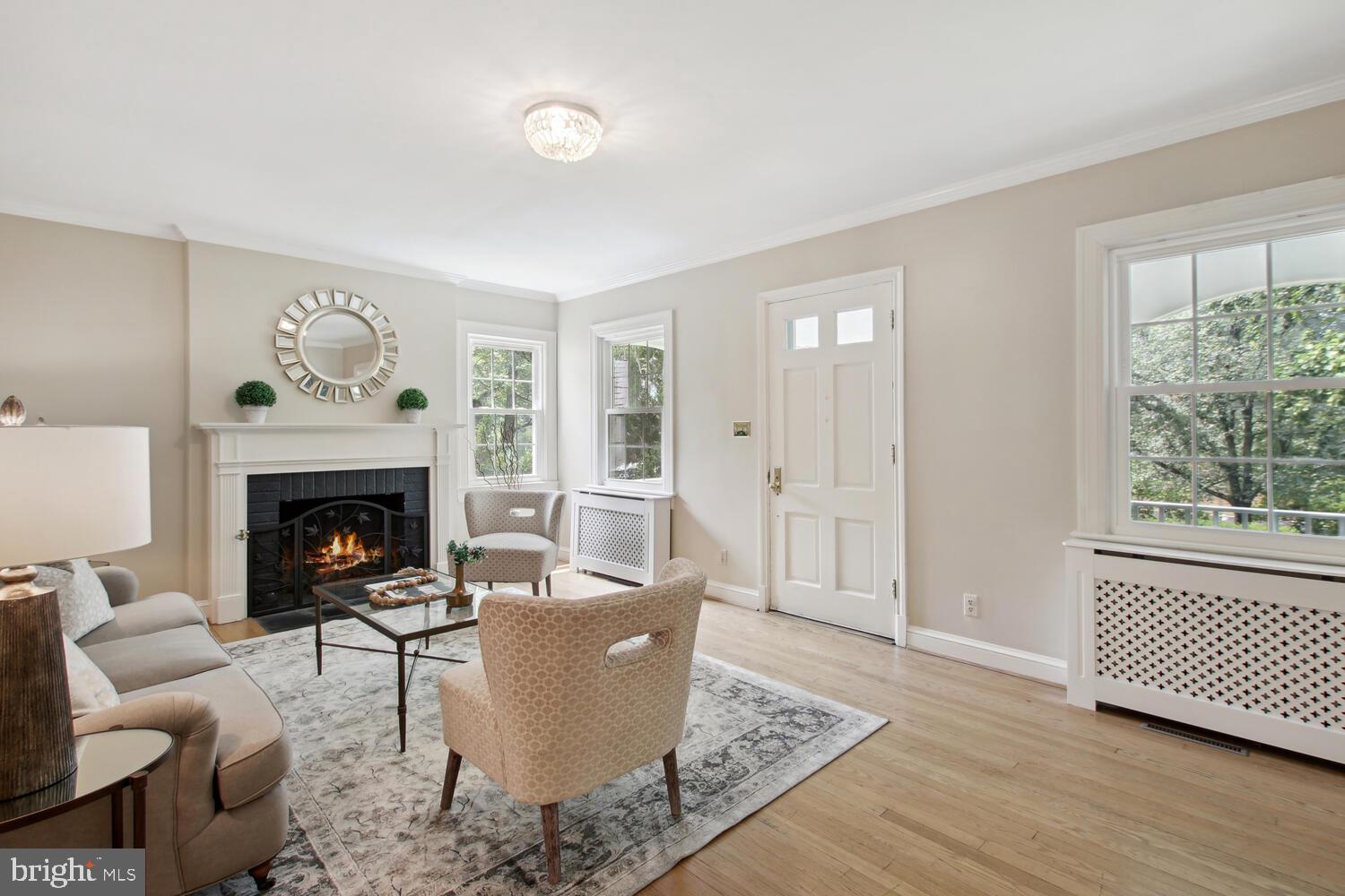 ENGLISH VILLAGE - Residential