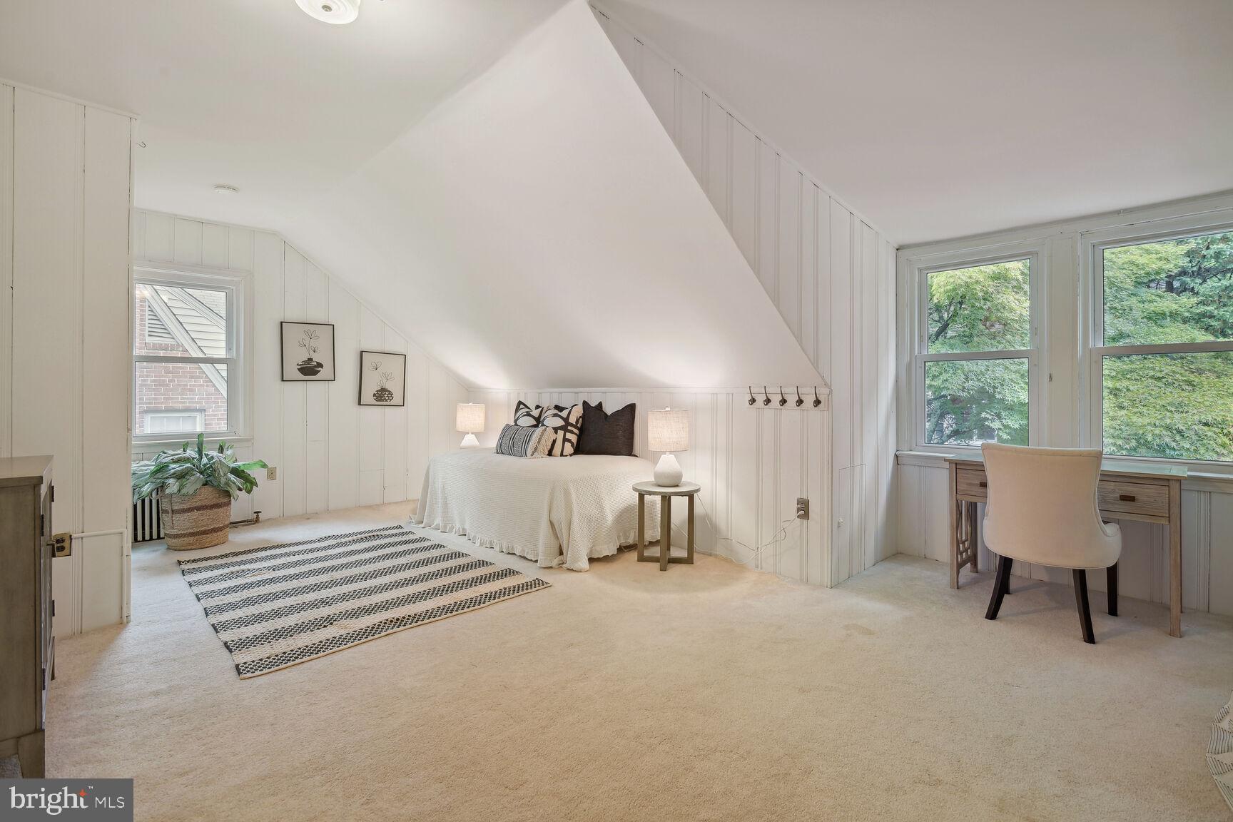 ENGLISH VILLAGE - Residential