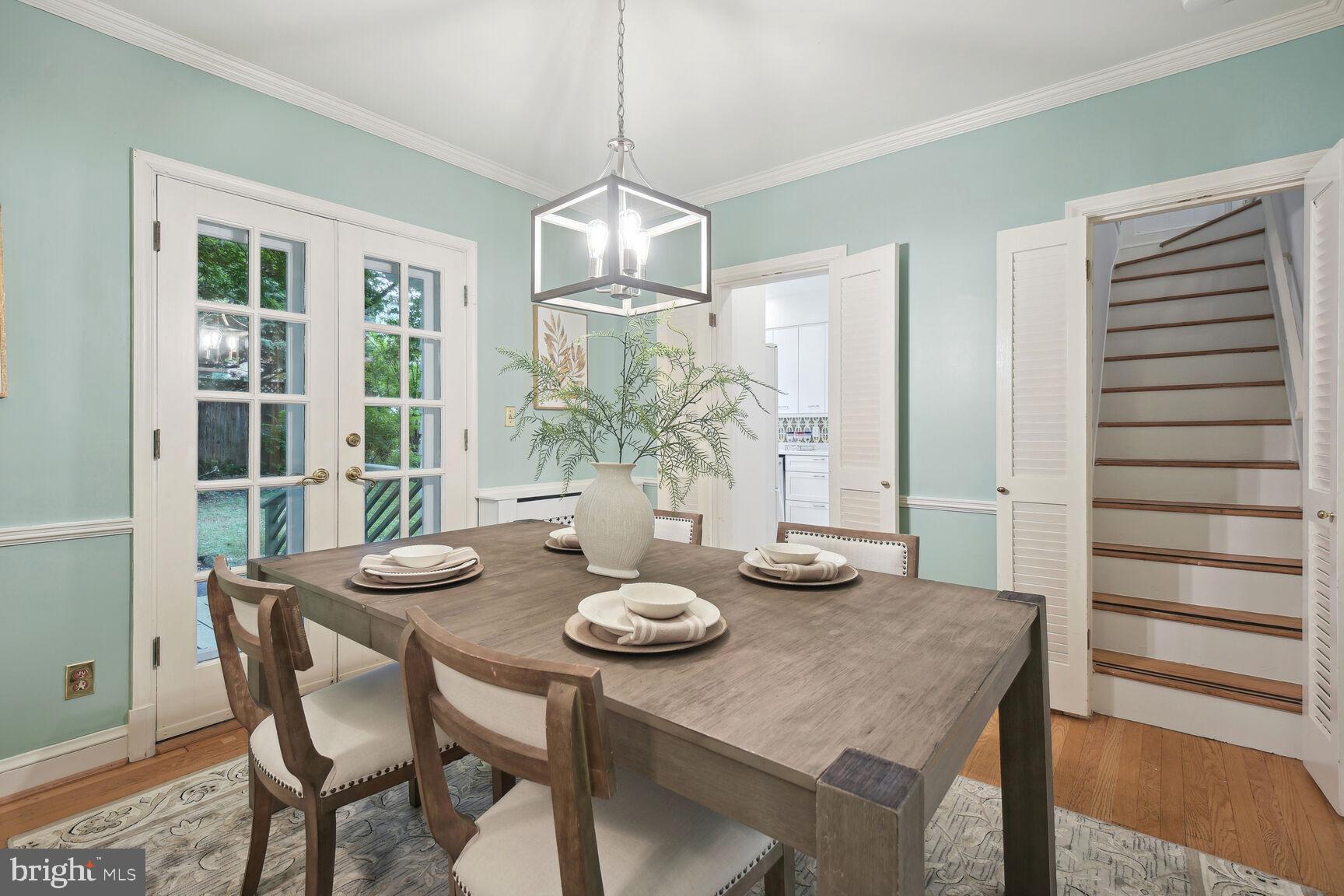 ENGLISH VILLAGE - Residential