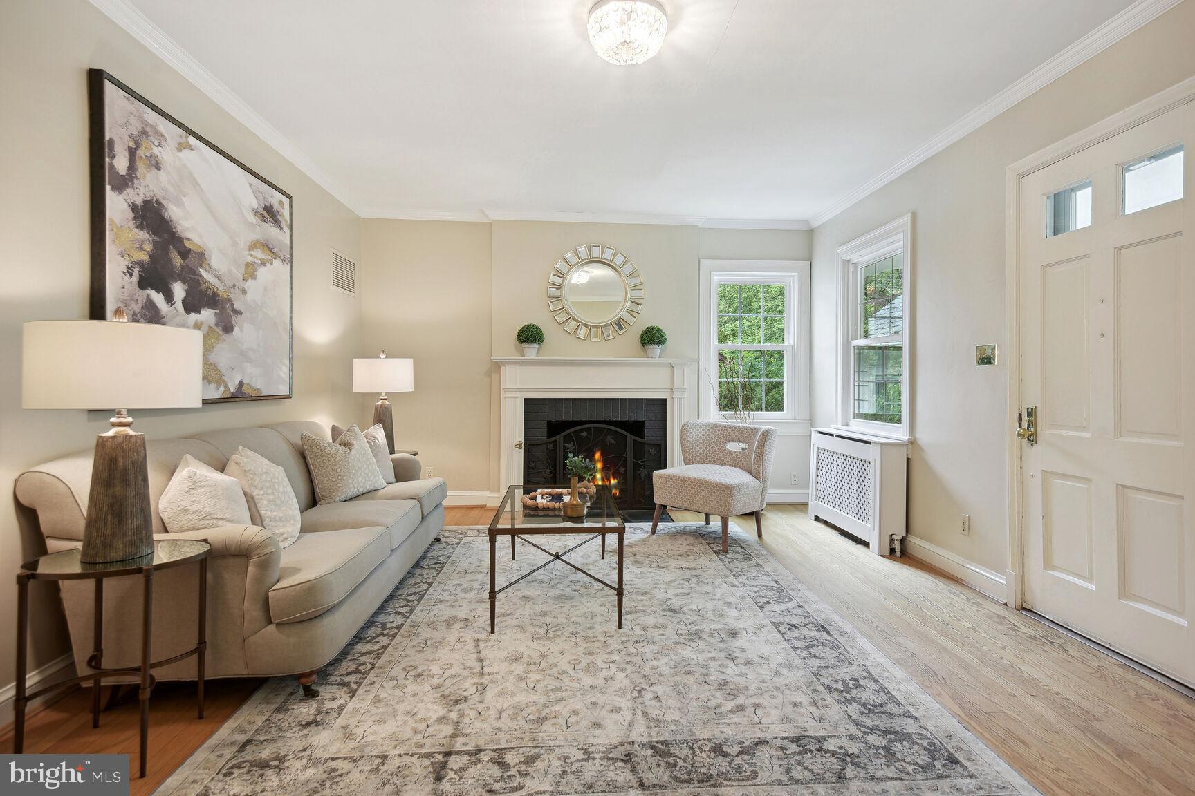 ENGLISH VILLAGE - Residential