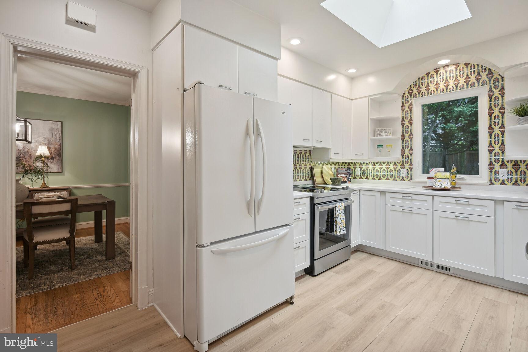 ENGLISH VILLAGE - Residential