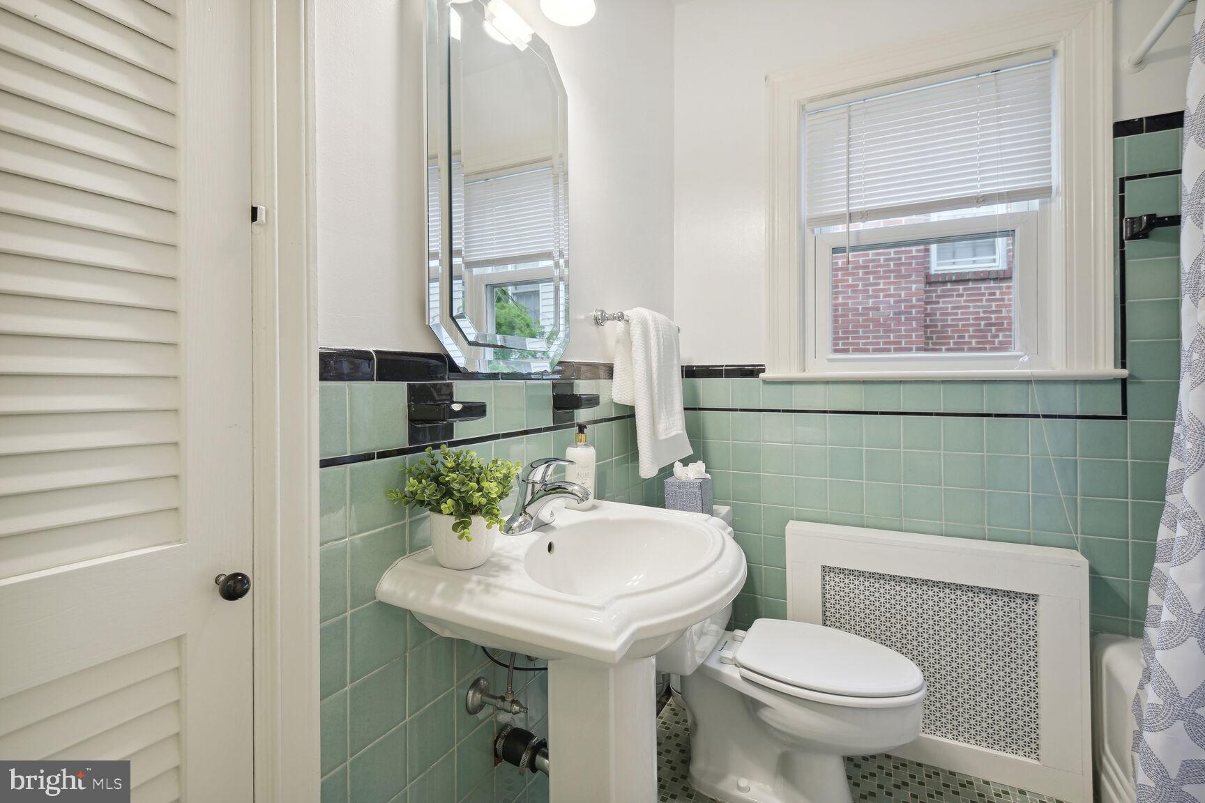 ENGLISH VILLAGE - Residential