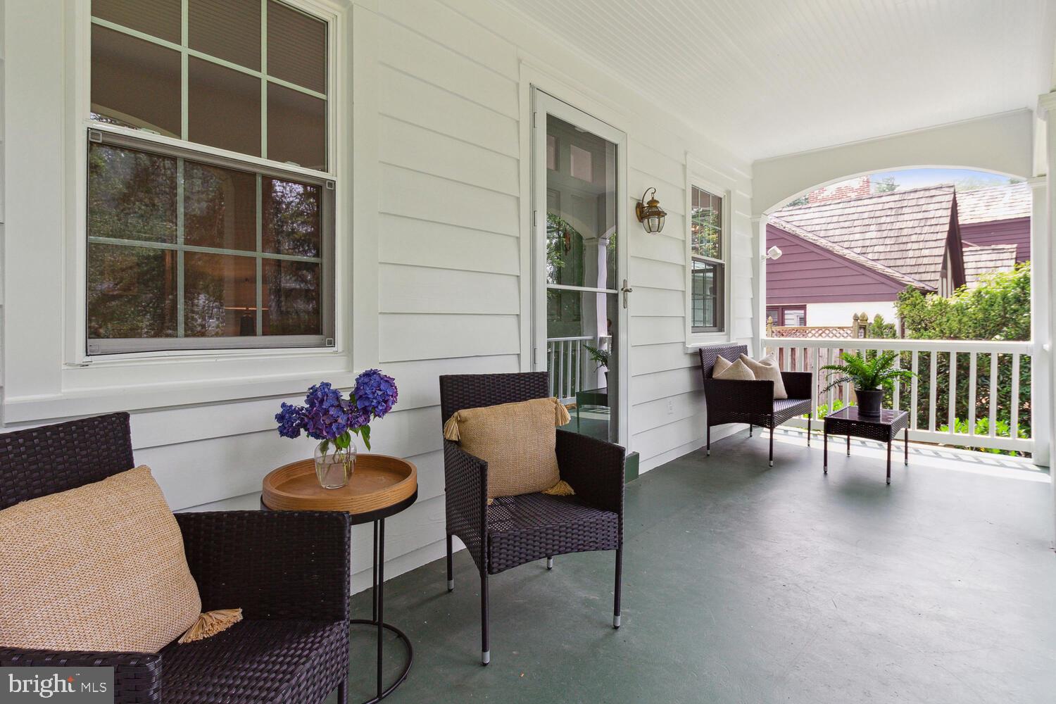 ENGLISH VILLAGE - Residential