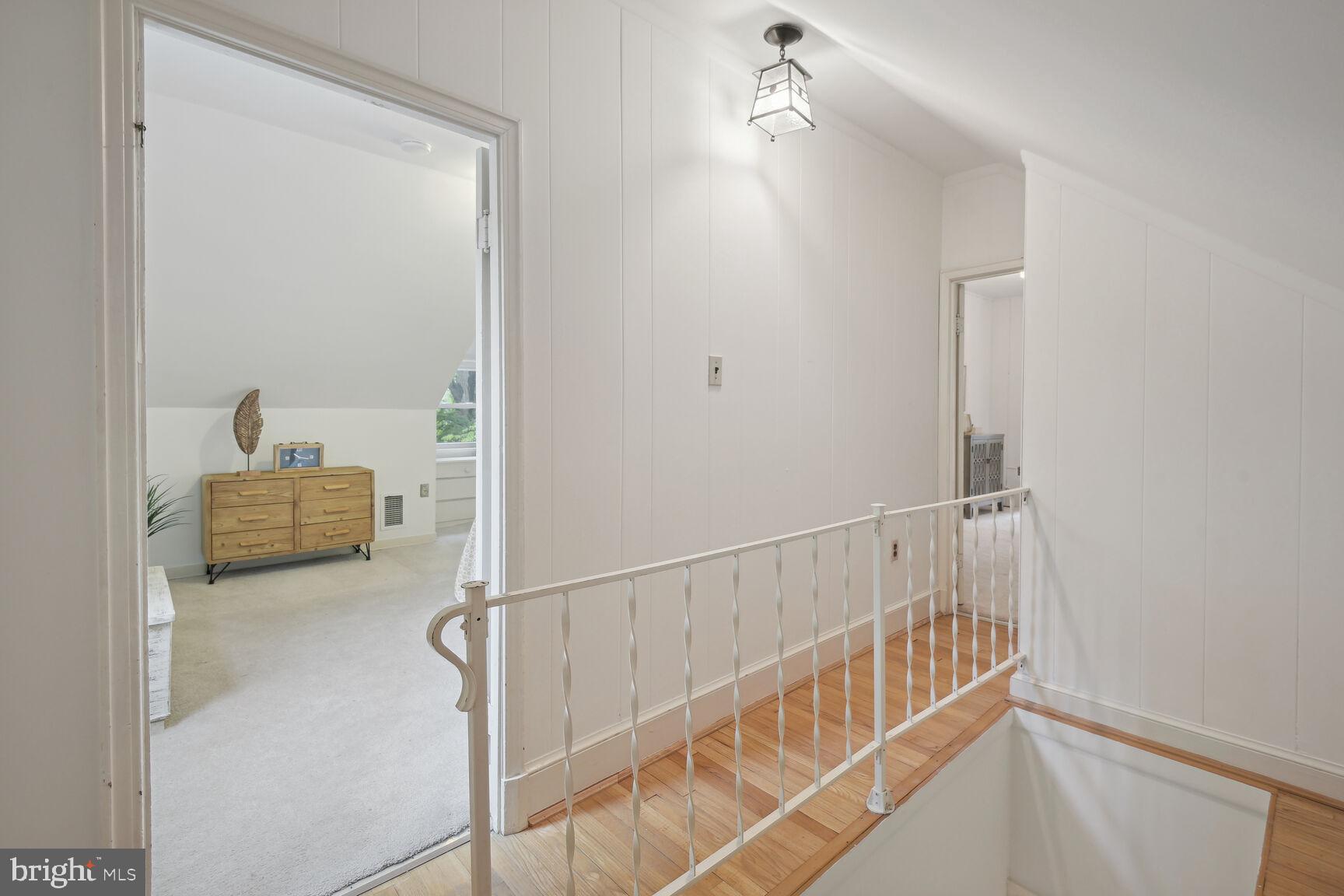 ENGLISH VILLAGE - Residential