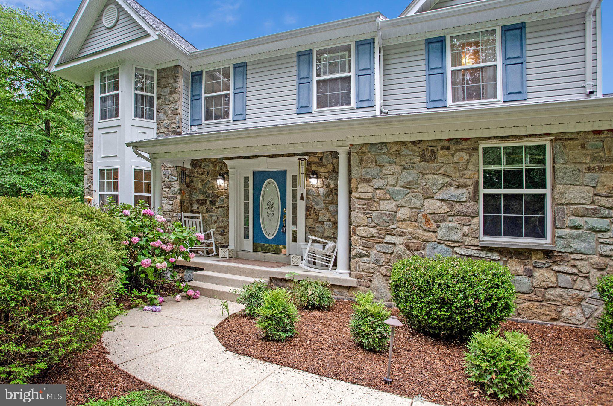 1582 SNUG HARBOR ROAD
