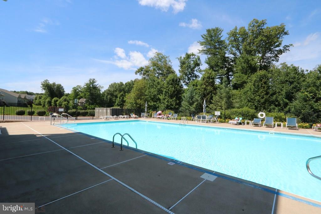VILLAGE AT PENN STATE - HOMECOMING RIDGE I - Residential