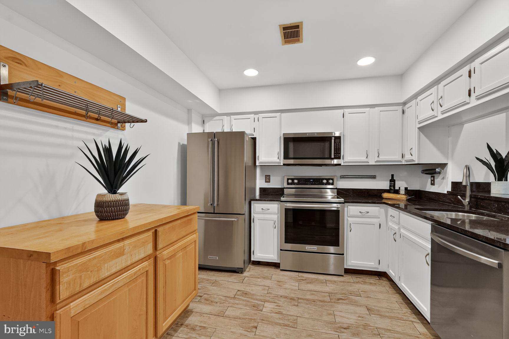 1414 12TH STREET N 1414B