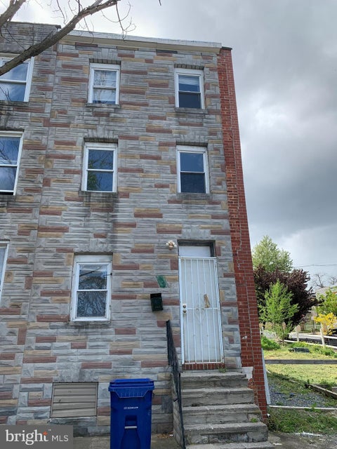 Townhouse For Sale - 402 S Calhoun Street<br/> BALTIMORE, MD 21223