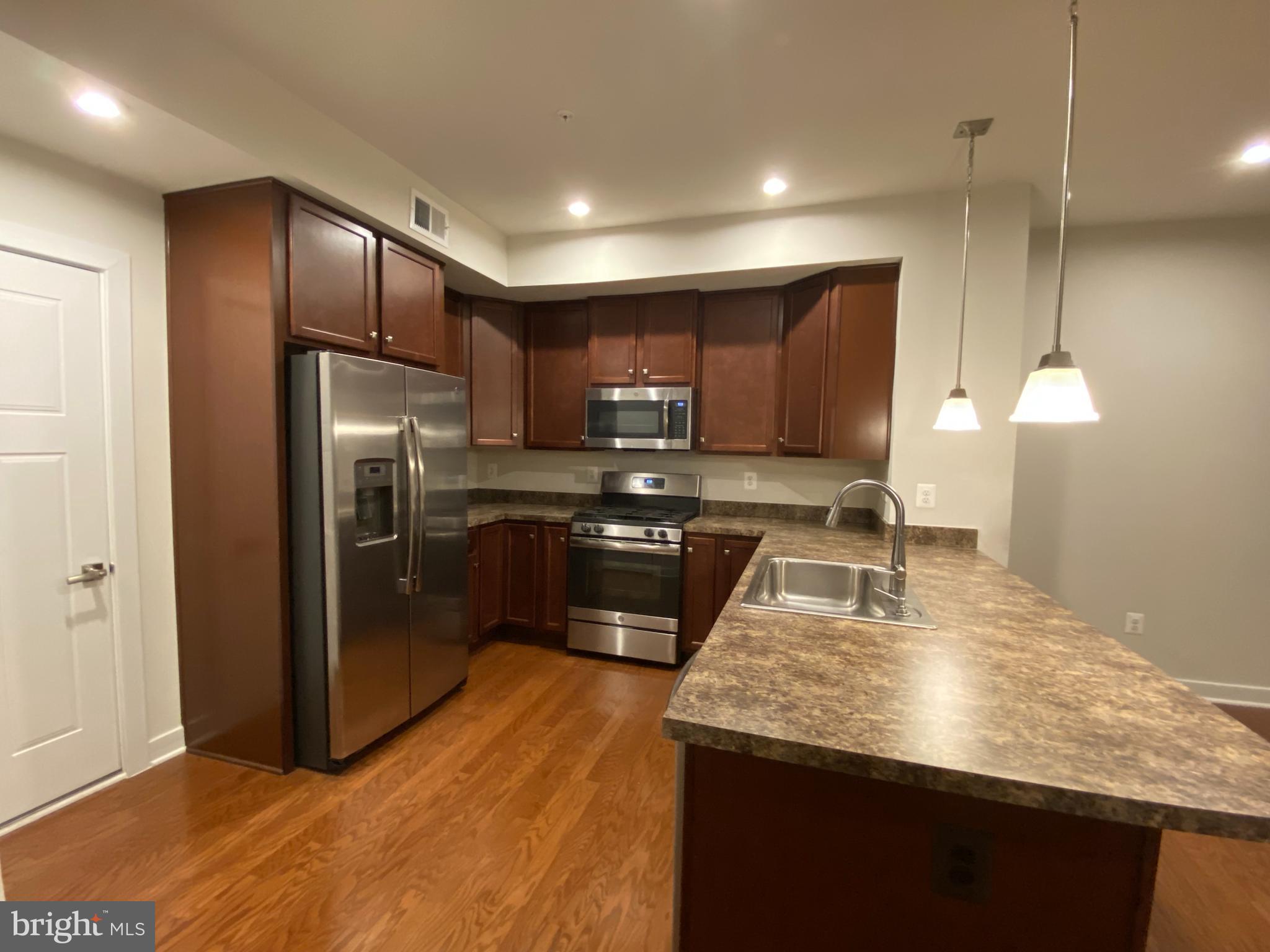 LINTON AT BALLENGER - Residential Lease