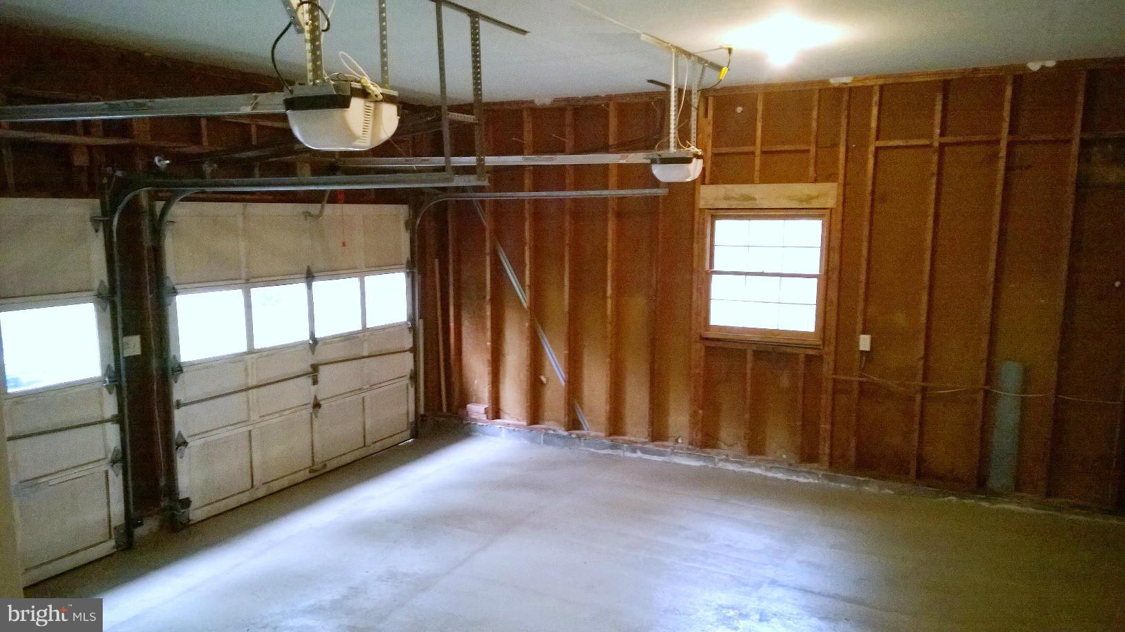 HERITAGE OAKS - Residential