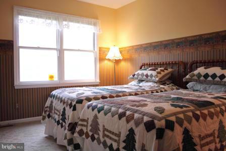 HERITAGE OAKS - Residential